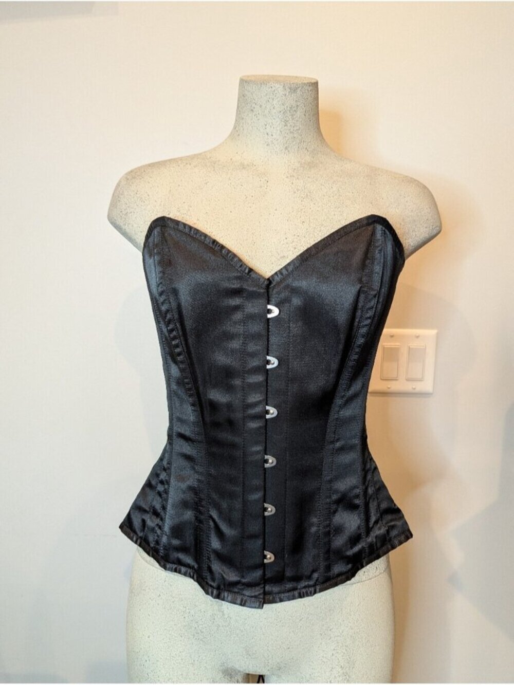 Victorian Overbust Corset For Hourglass Curve Silhouette Size 30 L/XL Like New